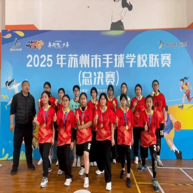 新闻资讯关键数据解读与行业趋势洞察